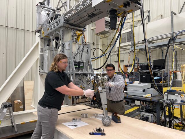 Engineers Prepare Europa Lander Landing Gear for Test